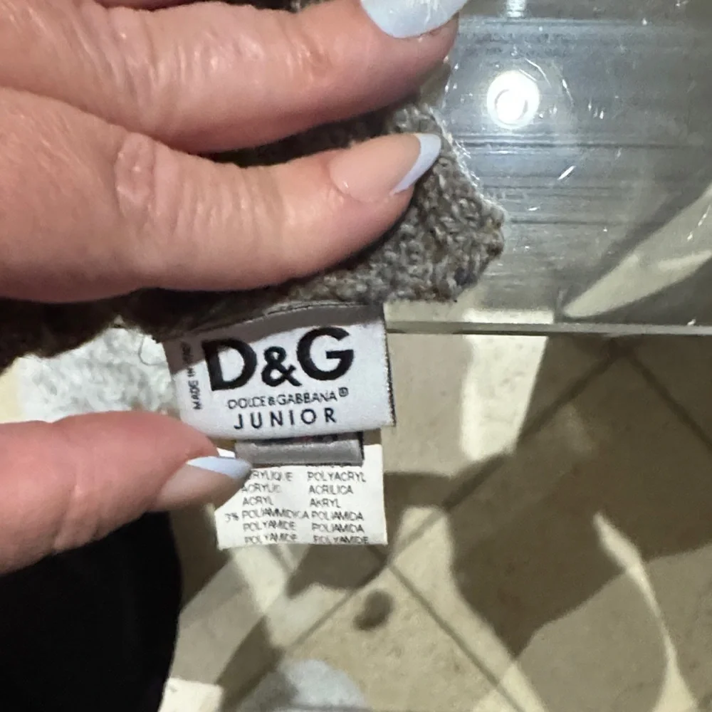 D&G Kids Tan and Gray Mittens Set